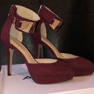 🔥ALDO gold ankle strap Burgundy platform heels